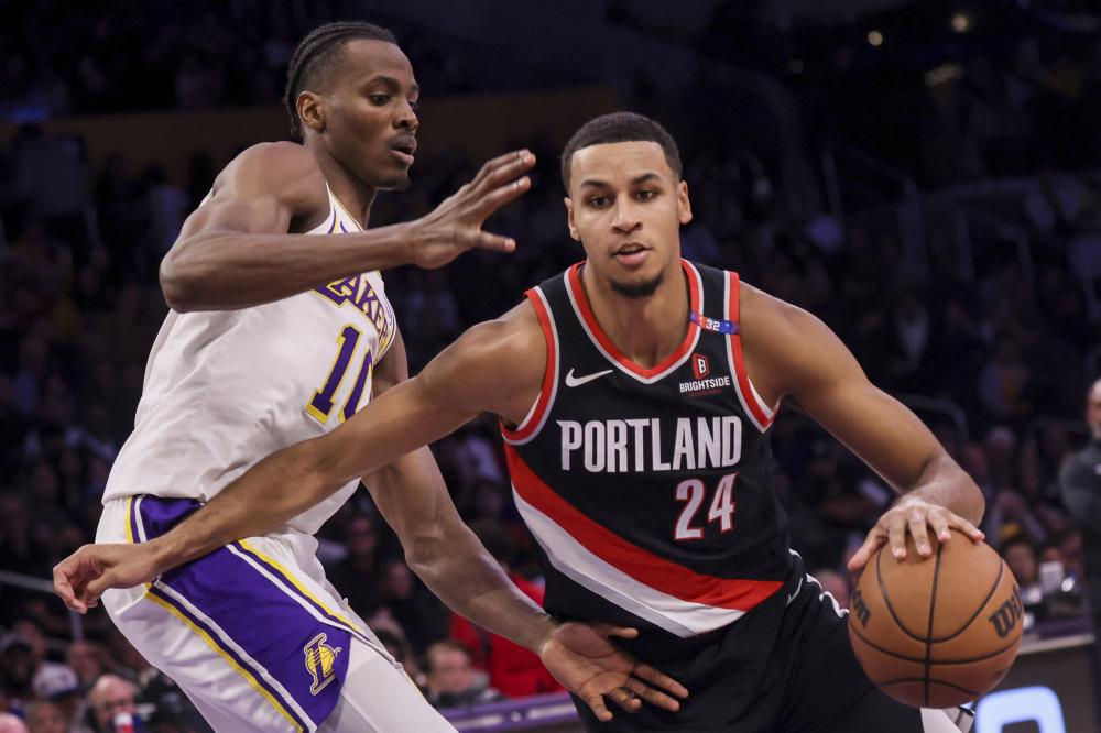 纷崭露头角 纷崭露头角