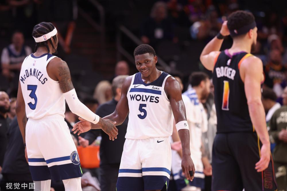 与詹姆斯的 与詹姆斯的